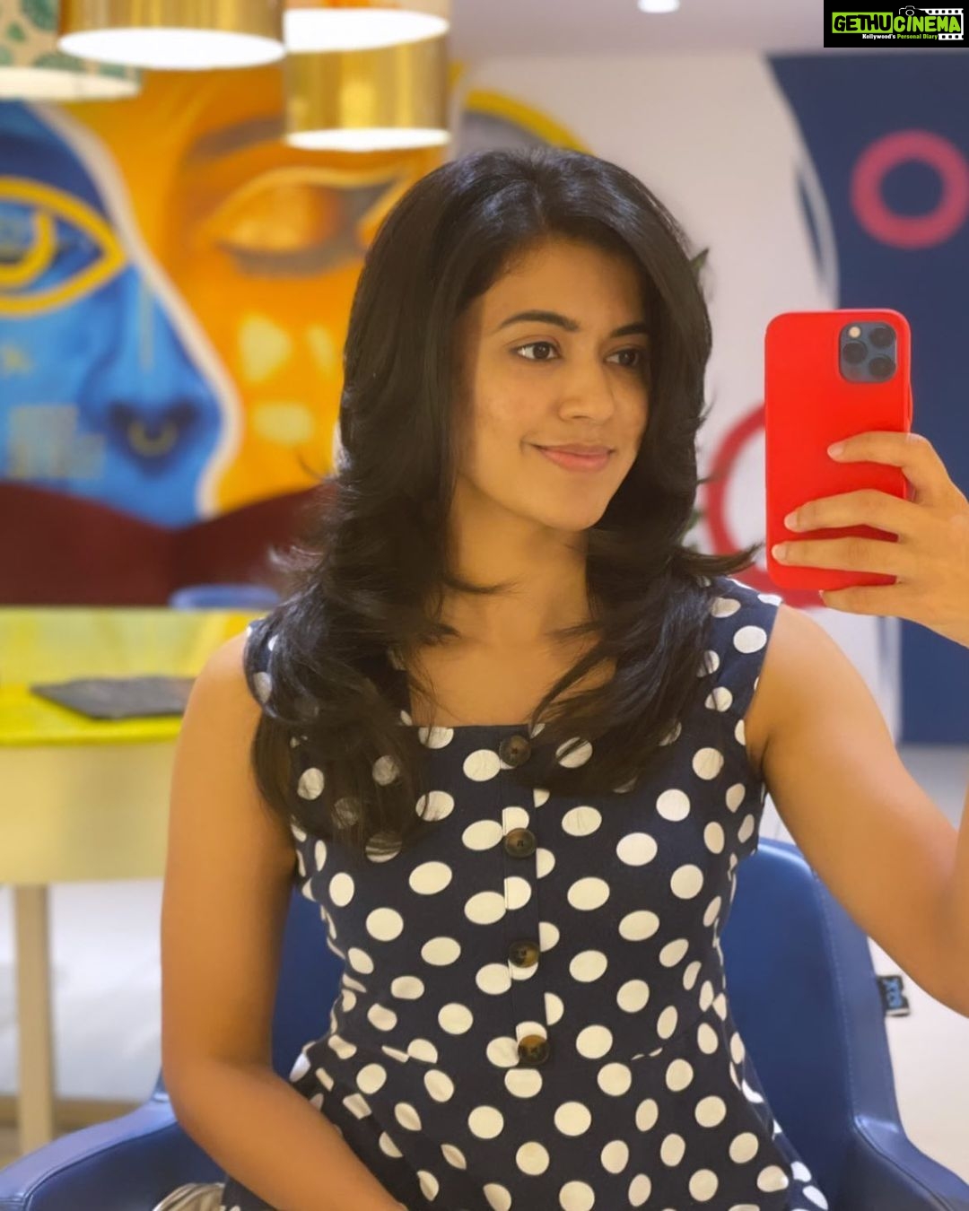Anju Kurian Instagram - Iβm actually not taking a mirror selfie. Iβm just showing you my new hair cut πββοΈπ! . . . . #selfie #mirrorselfie #postoftheday #eveningvibes #newhaircut #styling #newseason #newchanges #mammalovesmammosi #instadaily #todayspost #eveningwear #loveyouall #instastyle #dailylook #fridaymood Kerala