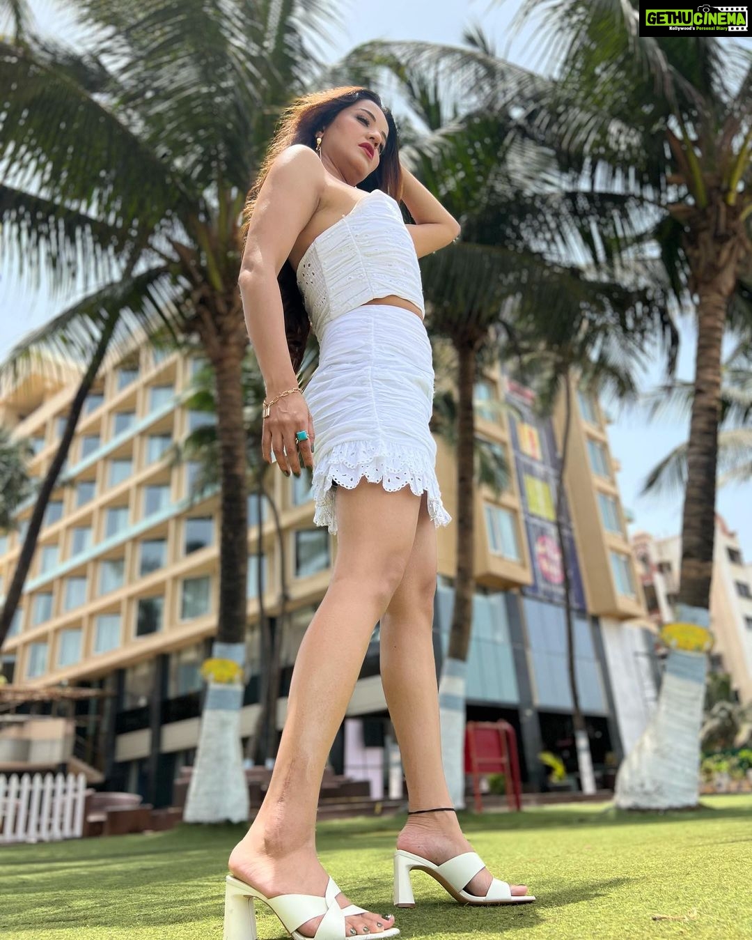Antara Biswas Instagram - About Today ❤️❤️❤️…. Press Con For “DHAPPA” my First Hindi OTT debut on @hungama_play … Do Watch It Friends and shower Your Love To Us…. Mua: @sachinmakeupartist1 Hairstyling: @shab_qureshi786 Assisted n 📸: @deepakpathak663 Managed by : @akramgunner Novotel Mumbai Juhu Beach