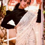 Anupama Parameswaran Instagram - Hello ! Outfit - @jebsispar Jewellery- @kalon_artjewellery Styling - @shilpagns Asst styling- @gouthamichandra 📸 - @i_ak_photographer