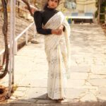 Anupama Parameswaran Instagram - Hello ! Outfit - @jebsispar Jewellery- @kalon_artjewellery Styling - @shilpagns Asst styling- @gouthamichandra 📸 - @i_ak_photographer