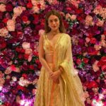 Anya Singh Instagram – Eid Mubarak ✨

Styled by @mohitrai with @ruchikrishnastyles