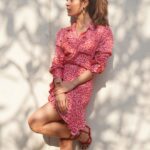 Anya Singh Instagram – 🌹

📷: @rashi_arora28
Styled by: @sanamratansi 
💄: @makeupwali
💇🏻‍♀️: @hairbysurekhan
👗: @shopatunderstated @dewandbloom
👠: @monrowshoes