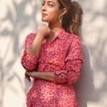 Anya Singh Instagram – 🌹

📷: @rashi_arora28
Styled by: @sanamratansi 
💄: @makeupwali
💇🏻‍♀️: @hairbysurekhan
👗: @shopatunderstated @dewandbloom
👠: @monrowshoes