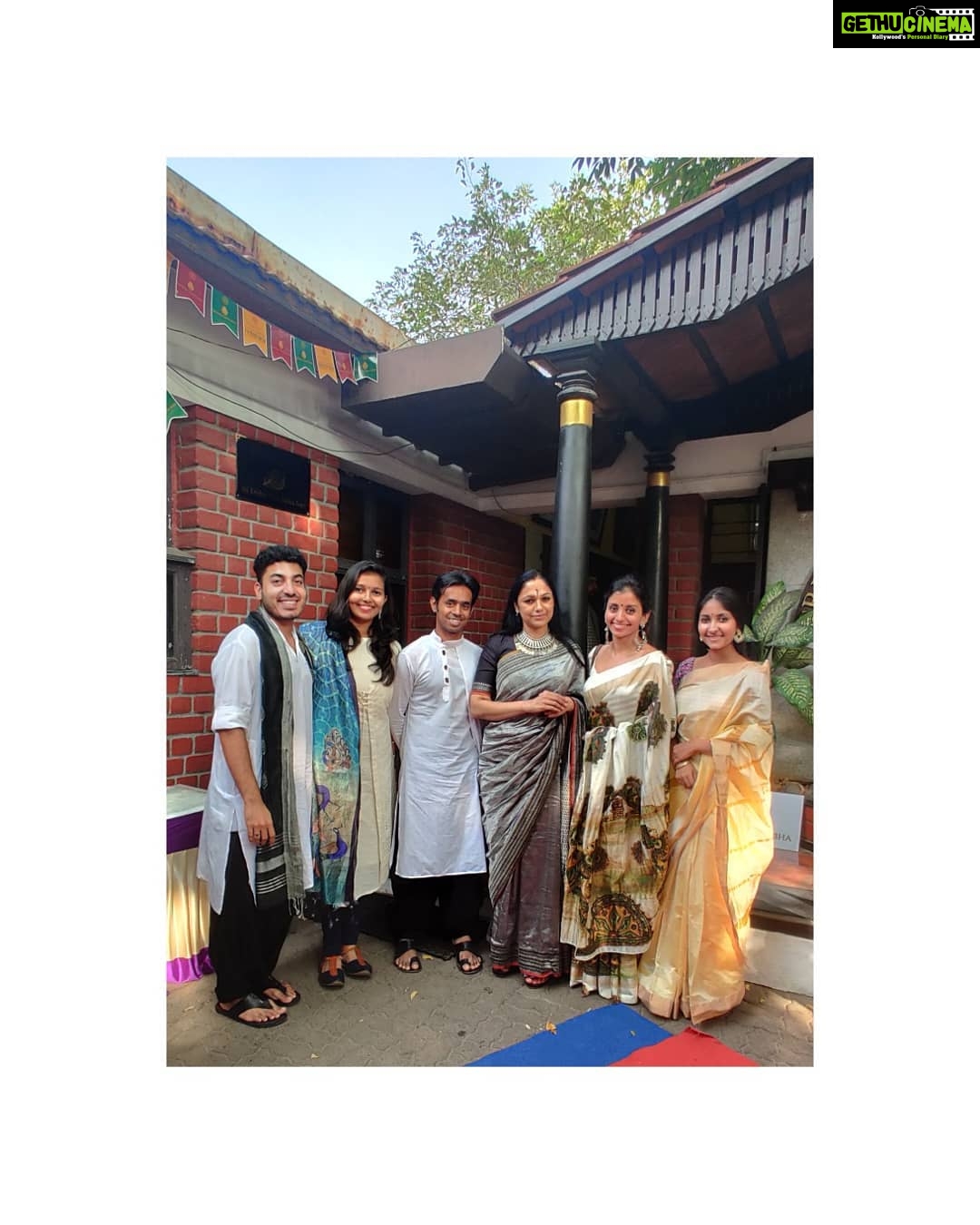 Archana Jois Instagram - Day 3 of natya kala conference. Theme - Images of vayu #nkc #nkc2019 #nirikshana #vayu #breeze #air #5elements #dance #art #learn #pose #click #chennai #margazhi #december #nomakeup #nofilters #krishnaganasabha Krishna Gana Sabha