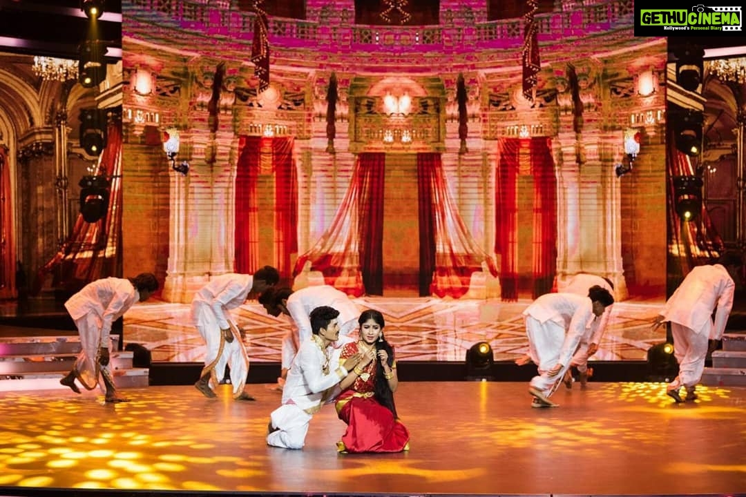 Archana Jois Instagram - #latepost #takadhimita #colourskannada #rajkumar #kaviratna_kalidasa @guru_pinku