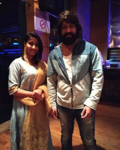 Archana Jois Instagram - Finally a picture with THE MONSTER!! 😍 @thenameisyash "KGF SUCCESS MEET"
A day to be cherished!
 ❤️ #successmeet #monsterhit #yash #daytoremember #motherandson
#25days #gratitude
@rj_preethi earrings 🤗😘