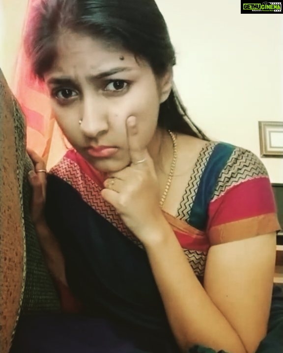 Archana Jois Instagram - #pimple #goaway #instamusically #musicallyindia #sareeswag #caravanpalace #wonderland