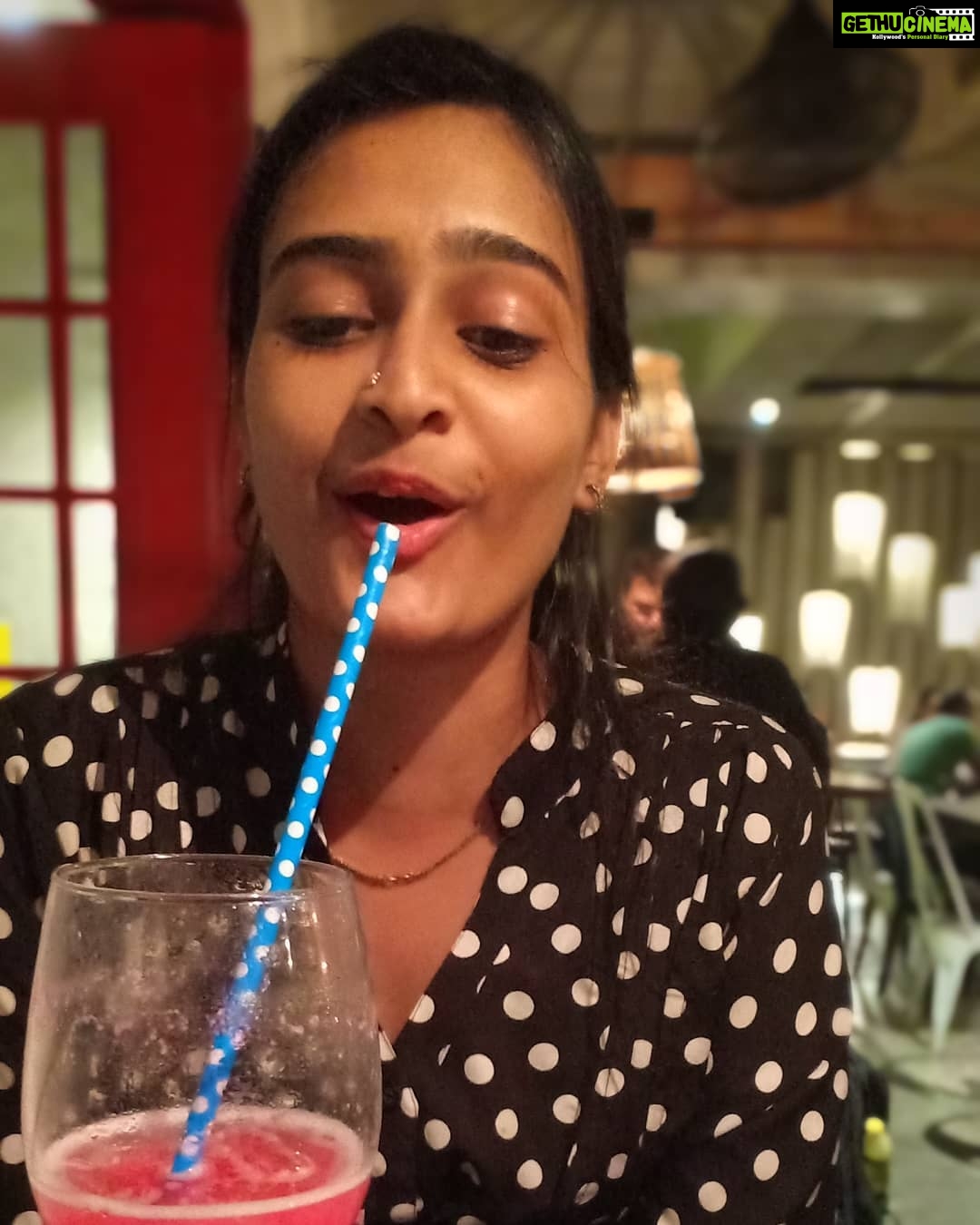 Archana Jois Instagram - Oh by the way, the straw isn't in the mouth,. It's the trick of the person who clicked it, which is me! 😁 @jois_vaishnavi #londoncurryhouse #photomagic #polkadots #sistersarethebest #mybff