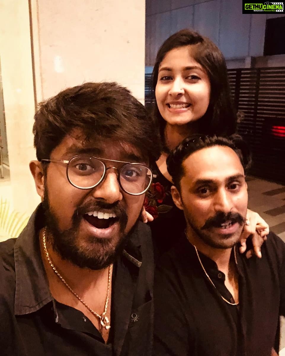 Archana Jois Instagram - Sky was lit above the Millers! 😉 #hubby #birthdayboy #dinnerdate #skylit #citrus #millers46 #latepost #black #colorcoordinated