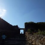 Archana Jois Instagram - We are all broken and that's how the light gets In ; so is this fort.. But nothing can dim the light that shines from within. #sunrays #frame #photooftheday #thursdaythoughts #nofilters #touristplace #karnatakatourism #kavaledurga #hosanagara #teerthahalli #mustvisit #fort #karnataka Kavale Durga Fort