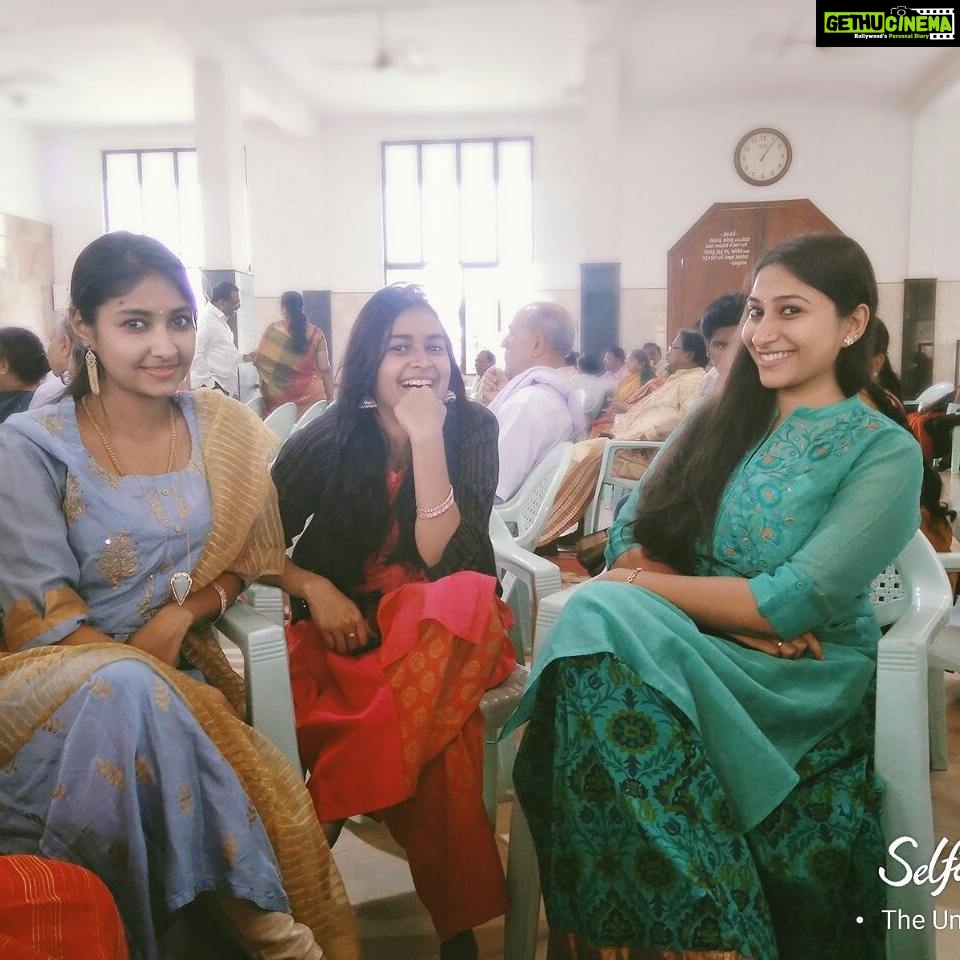 Archana Jois Instagram - What is life without sisters and what is this bond without sharing each other's clothes! @jois_vaishnavi and @sridevijayanth - she would complain for not calling her akka ā¤š #sisters #sibblings #cousin #mylilmonster #lilsister #sisterbonding #clothesexchange
