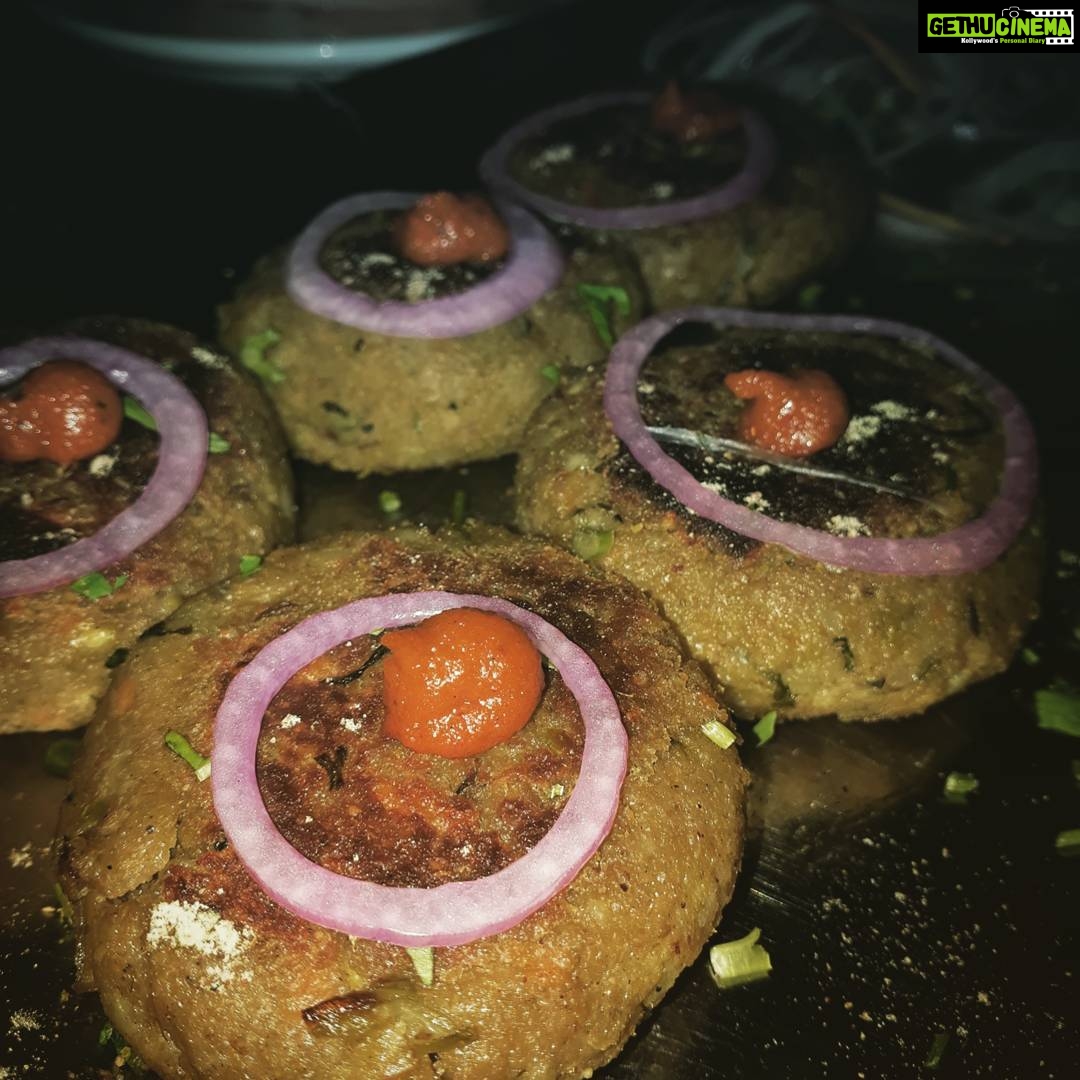 Archana Jois Instagram - Happiness is tasty food, lovely ambience, and of course his presence.. 😊