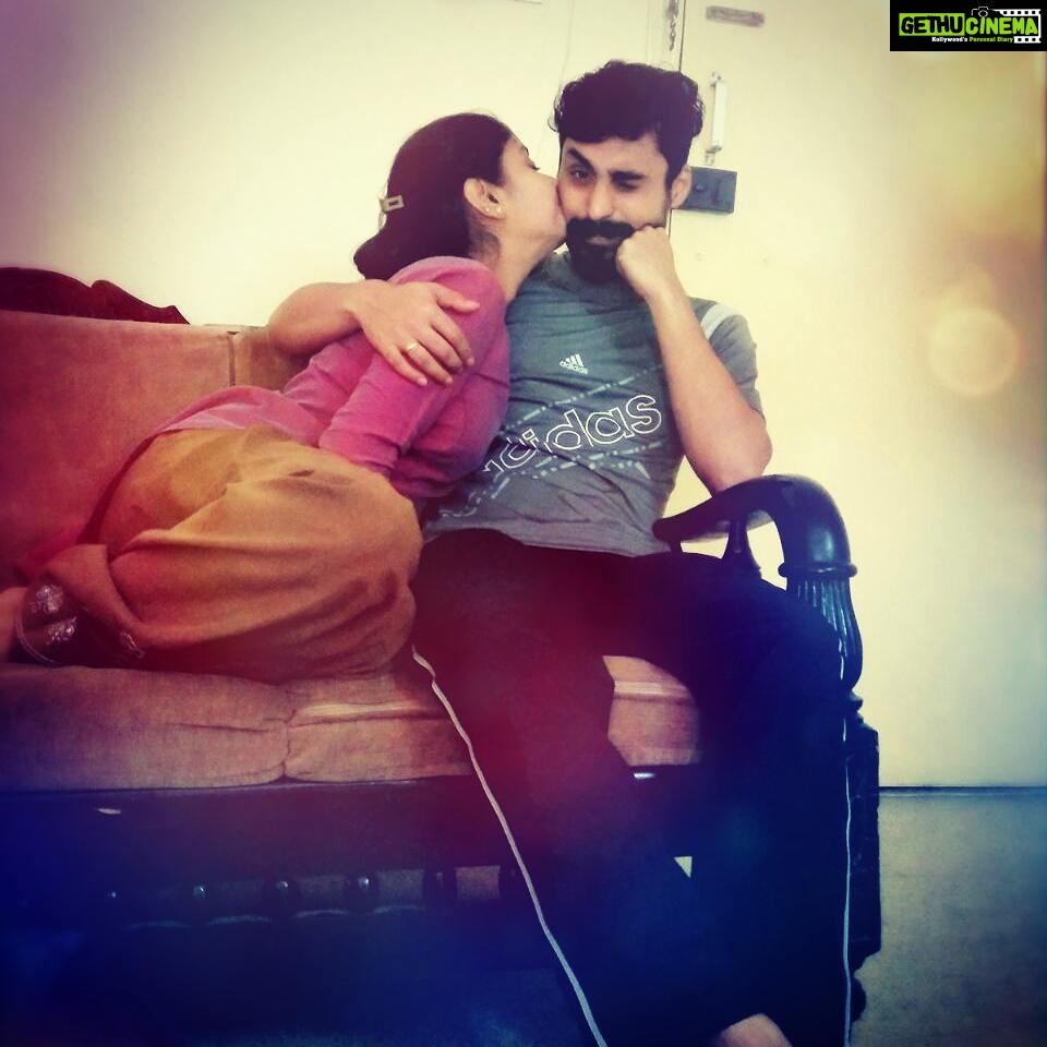 Archana Jois Instagram - My only addiction ❤ #husband #wife #love PC : my baby darling @jois_vaishnavi