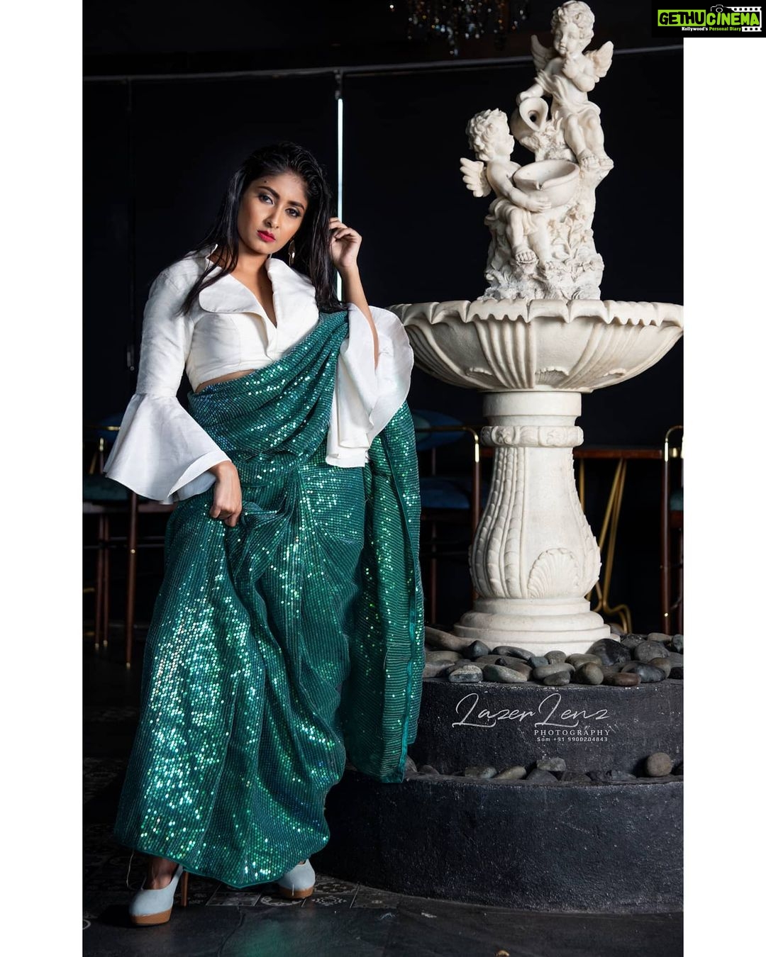Archana Jois Instagram - Wearing - @laxmikrishnaofficial Photo - @lazerlenzphotography Mua - @makeoverbysamridhi_ram Hairdo - @makeupartistrybymenaka #calendarshoot #sequins #saree #collaboration #archanajois