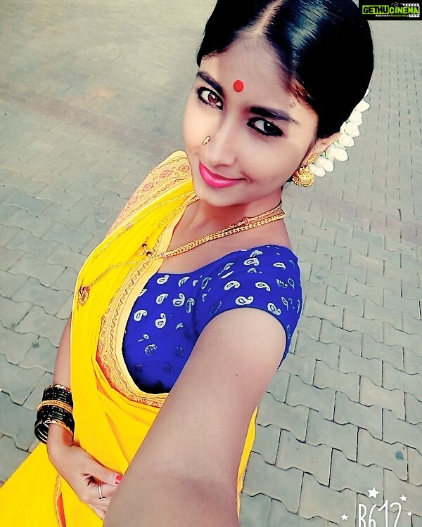 Archana Jois Instagram - Missed this so much! 💜 #durga #deckedup #traditional #attire #sareelove #selfie #b612 Kunigal