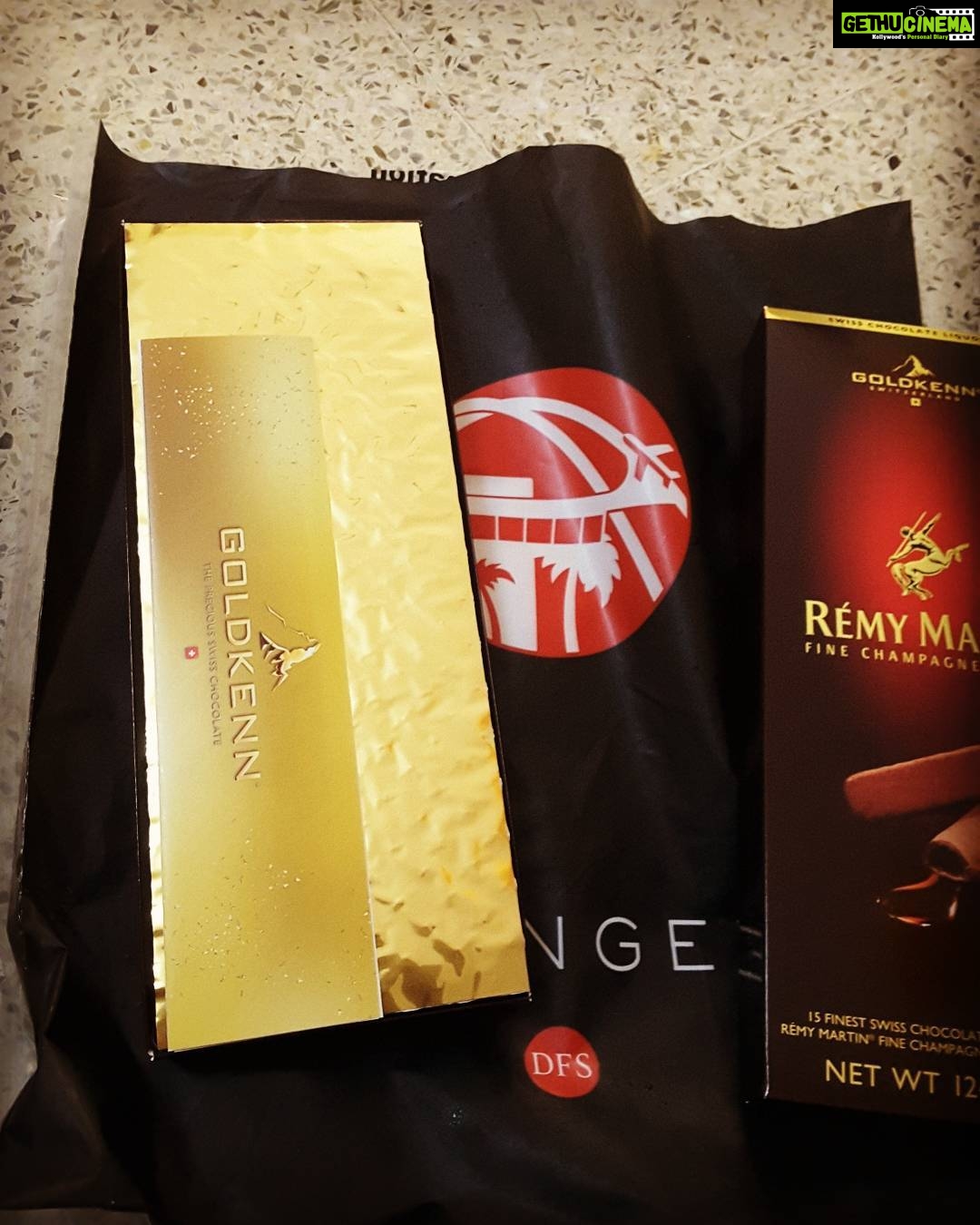 Archana Jois Instagram - Chocolatey day. ❤ #remymartin #liquor #liquorchocolate #swisschocolate