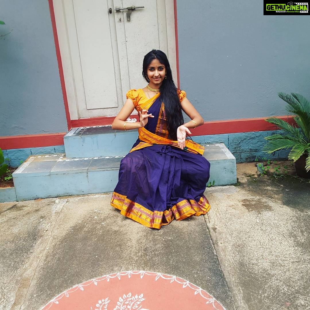 Archana Jois Instagram - Gowri habbada shubhashayagalu... Photographer of the occasion Mr. @shreyasudupa