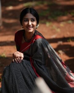 Archana Jois Instagram - Less was the spread of the universe to brighten her mood up.. 
Little did he know.. the length of 6 yards was the spell to be casted!!
 - Dhathree Hanabe

Saree, Jewellery, Styling, Concept & Curation - @laudable_drapes
Photography - @naveenvcphotography
MUA - @makeup_by_deeparachel
Hairstyle -  @makeovers_by_sudhavallabha
Location - @kadackalfarm

 #pattedaanchu #indianweaves