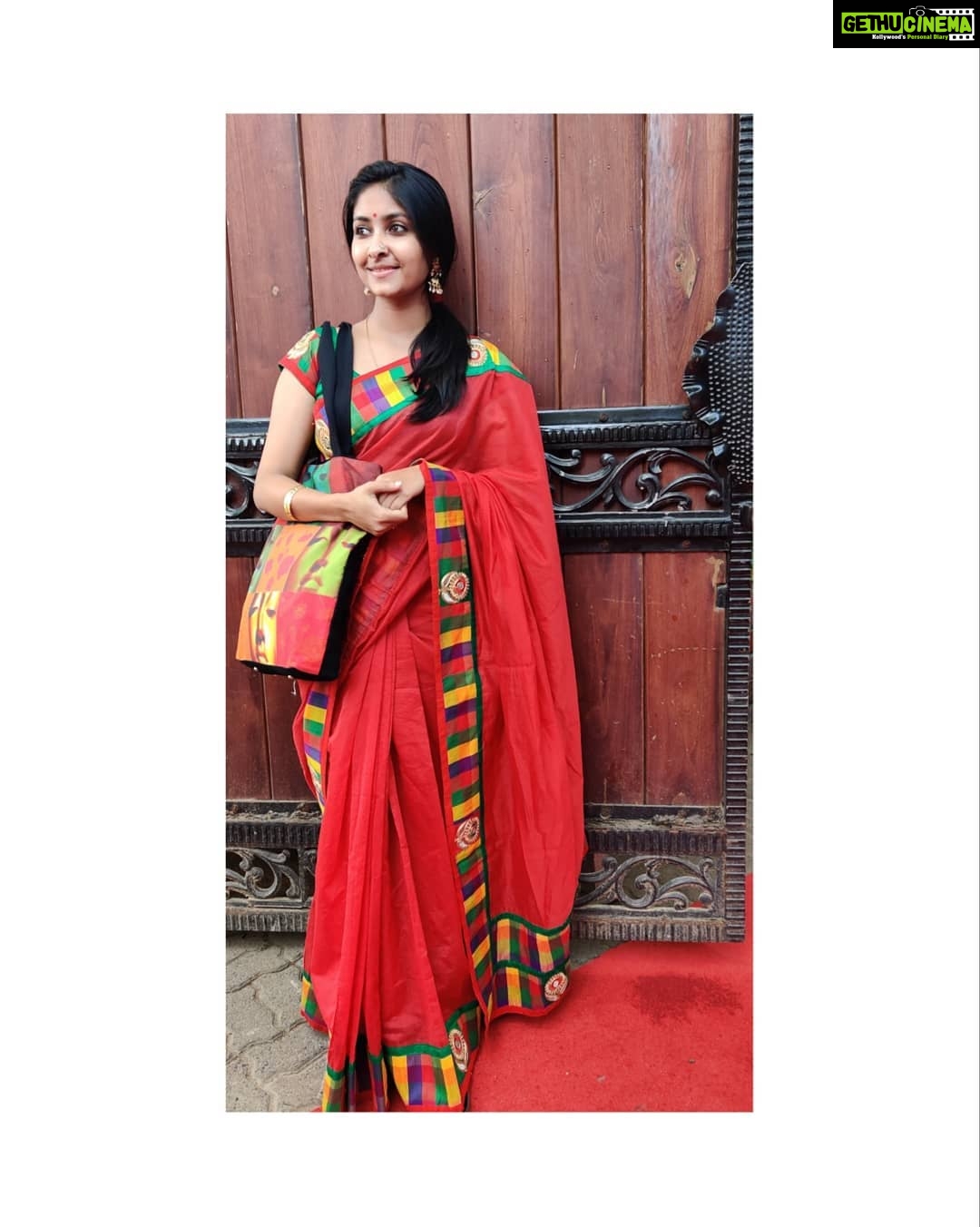 Archana Jois Instagram - Day 4 of Natya kala conference Theme - Hues of Agni #nkc #nkc2019 #nirikshana #agni #fire #red #5elements #dance #art #learn #pose #click #chennai #margazhi #december #nomakeup #nofilters #krishnaganasabha Krishna Gana Sabha