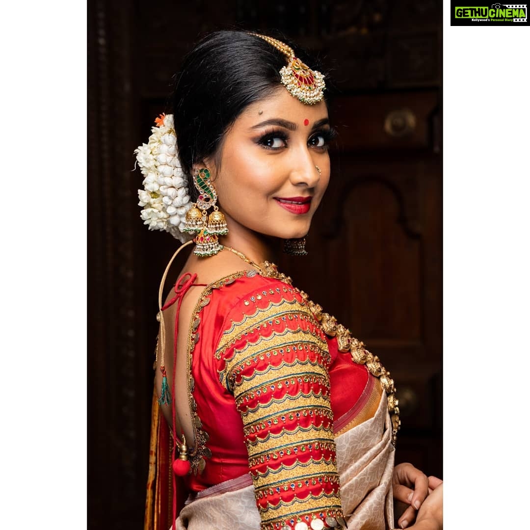 Archana Jois Instagram - MUA : @makeoverbysamridhi_ram Pc : @weddingraja Jewellery : @lotus_silver_jewellery