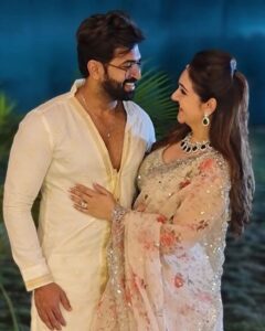 Arun Vijay Instagram - It's always fun with my lil sister @sridevi_vijaykumar !! ❤️ 
Catching up after a long time.. #hyderabad
#siblinglove
#AV #WarHorse #familygoals