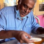 Ashish Vidyarthi Instagram - Delicious thatte Idli at Akki Roti Hotel Anemahal, Sakleshpur 😍🤤 #idli #thatteidli #food #breakfast #chutney #sambar #idlisambhar #southindianbreakfast #reelsinstagram #reels #reelkarofeelkaro #foodreels #foodie #foodblogger #foodpic #sakleshpur #karnataka #ashishvidyarthi #actorvlogs #behindthescene #tastyfood #travel #actorslife
