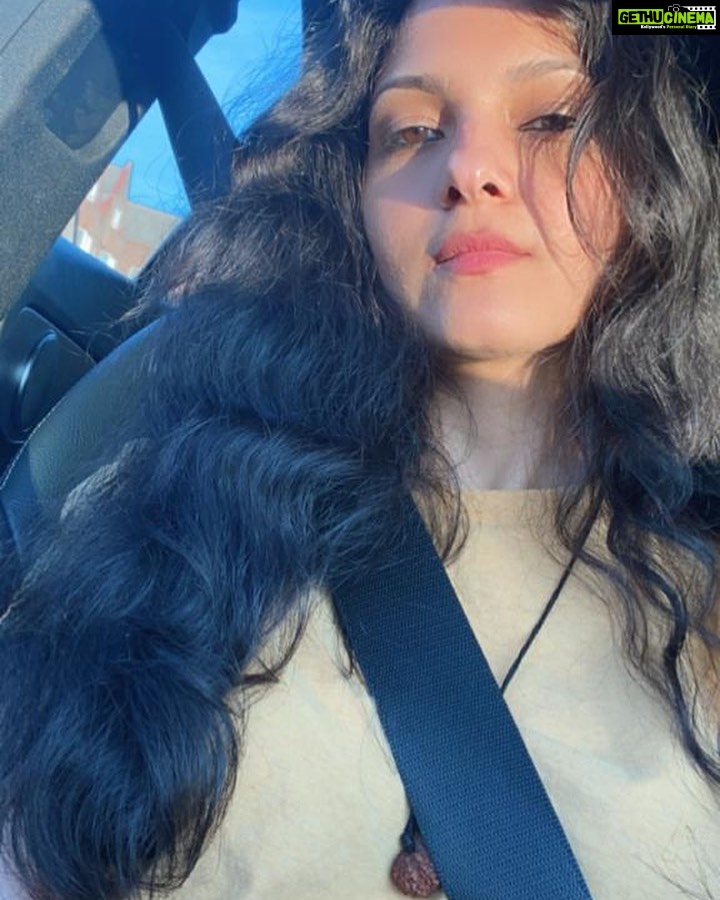 Ashwathy Warrier Instagram - When you chop your hair in the spur of the moment and then go back to these photos and think WHYYYYY DID I GO SHORT 🙄 #always #in #dilema #longhair #shorthair #chop #confusions #waitingtogrowback #ashwathy #ashwathywarrier #ashwathyravikumar Chennai, India