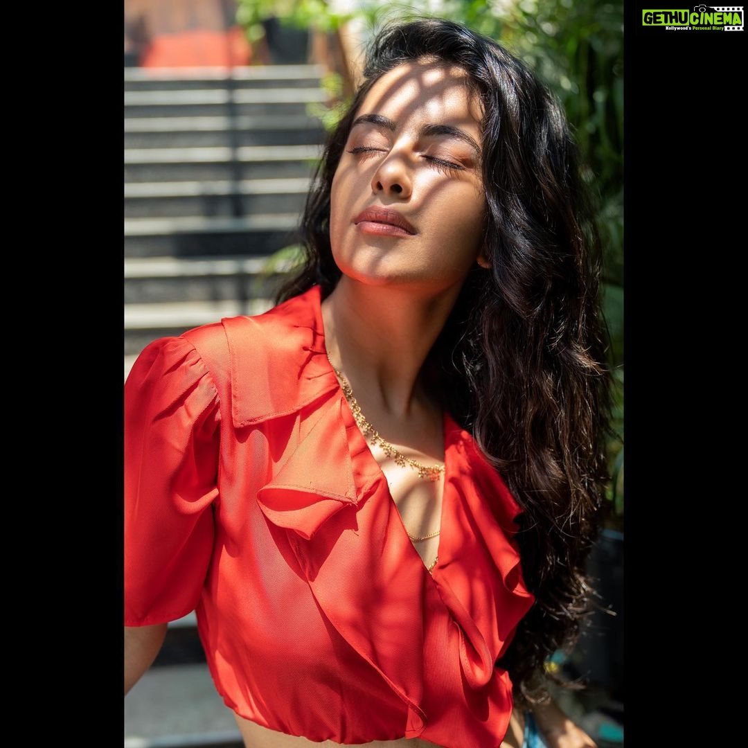 Avika Gor Instagram - How many of you like everything better in b/w? Swipe to see how you can add drama in pics!