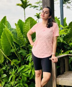 Bhama Instagram - LET'S SEE HOW FAR I CAN GO 🫠😉

#shootmode #workmotivation