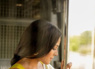 Chandini Tamilarasan Instagram - The only impossible journey is the one you never begin ✨ Photographed by the super talented @anitakamaraj ❤️ Clothing and jewellery - @pothysofficial ✨ Styled by - @chetanagoud_ ✨ MUA - @deepika.nathan ✨ Hair - @prem_hairstyle ✨