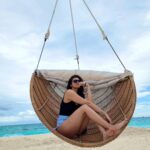 Daisy Shah Instagram - Sea la vie!!! . . . @fushifaru @travelwithjourneylabel . . . #fushifarumaldives #fushifaru #travelwithjourneylabel #journeylabel #thinkholidaythinkjourneylabel #youarespecial #feelingfantastic #vacay #daisyshah Fushifaru Maldives