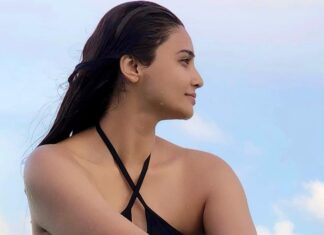 Daisy Shah Instagram - Smile, swim, sunset 😍 #amtopm . . . @travelwithjourneylabel @fushifaru . . . #fushifarumaldives #fushifaru #travelwithjourneylabel #journeylabel #thinkholidaythinkjourneylabel #youarespecial #feelingfantastic #vacay #daisyshah Fushifaru Maldives