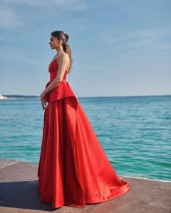 Deepika Padukone Instagram - @louisvuitton @nicolasghesquiere @cartier @festivaldecannes #Cannes2022