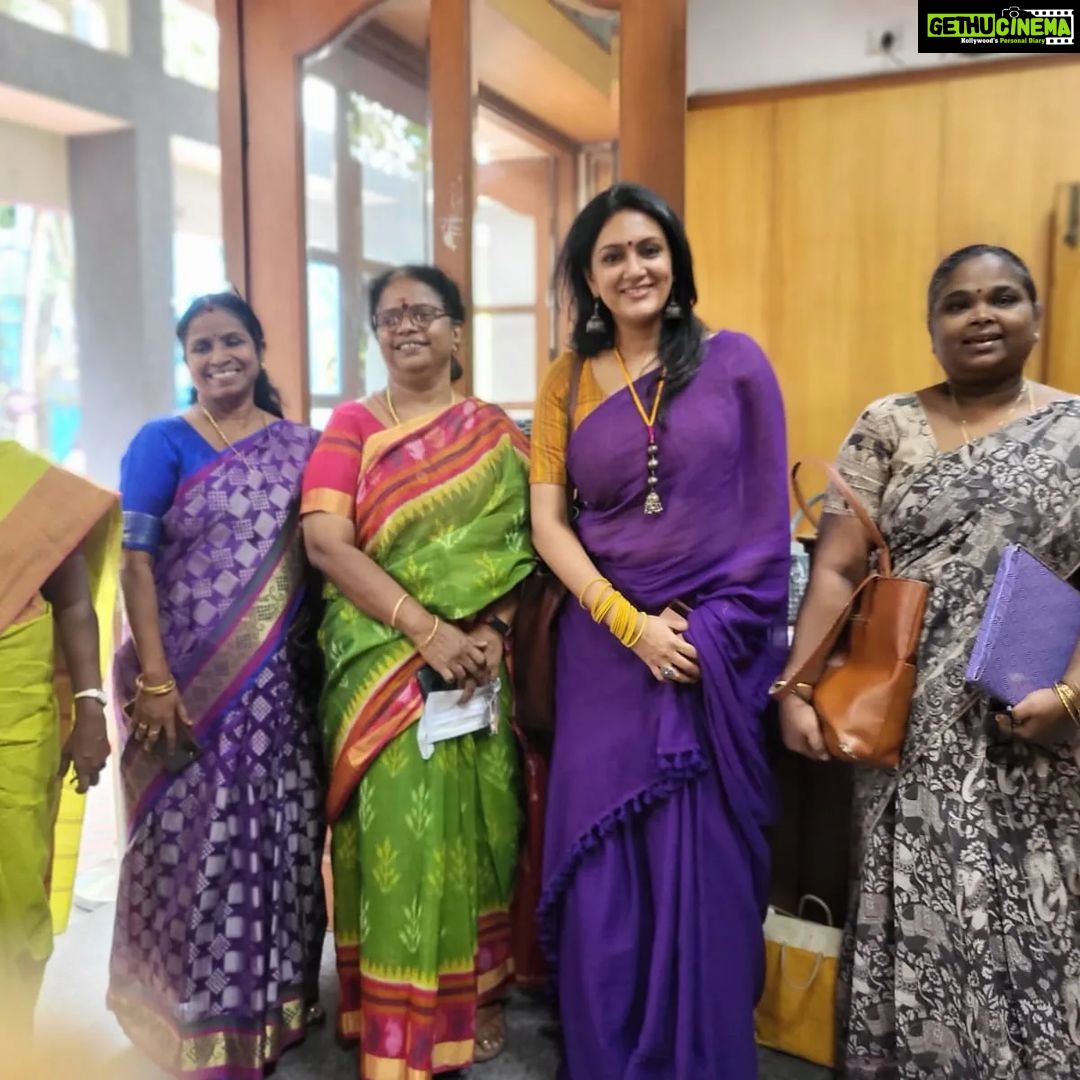 Devadarshini - 9.1K Likes - Stepped into The Ethiraj college for women after 25 years ... as an alumni .. addressing students for the 1st time as a psychologist ... thank you staff and students for the overwhelming response šš¤
