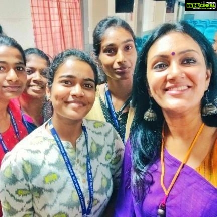 Devadarshini Instagram - Stepped into The Ethiraj college for women after 25 years ... as an alumni .. addressing students for the 1st time as a psychologist ... thank you staff and students for the overwhelming response 🙏🤗 Ethiraj College for Women