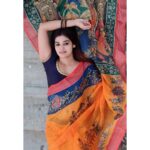 Dharsha Gupta Instagram - 🧡💙All our dreams can come true, if we have the courage to pursue them💙🧡 Saree- @nyrafashionsss