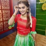 Dharsha Gupta Instagram – ❤💚Never stop doing your best just because someone doesn’t give you credit💚❤
#cookwithcomali @vijaytelevision 
Costume- @vbsarees_devi 
Jewelry- @chennai_jazz