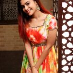 Dharsha Gupta Instagram – ❤💚🧡It’s hard to beat a person who never gives up🧡💚❤
Costume- @kaavyareddycouturestudio 
Stylist- @pansyraja 
Pic- @sampath_photo_graphy
For – @behindwoodsofficial