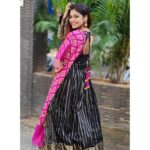 Dharsha Gupta Instagram - 🖤💗Failure will never overtake me if my determination to succeed is strong enough💗🖤 Costume- @vbsarees_devi