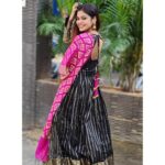 Dharsha Gupta Instagram – 🖤💗Failure will never overtake me if my determination to succeed is strong enough💗🖤
Costume- @vbsarees_devi