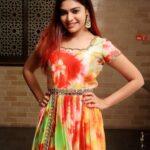 Dharsha Gupta Instagram – ❤💚🧡It’s hard to beat a person who never gives up🧡💚❤
Costume- @kaavyareddycouturestudio 
Stylist- @pansyraja 
Pic- @sampath_photo_graphy
For – @behindwoodsofficial