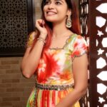 Dharsha Gupta Instagram – ❤💚🧡It’s hard to beat a person who never gives up🧡💚❤
Costume- @kaavyareddycouturestudio 
Stylist- @pansyraja 
Pic- @sampath_photo_graphy
For – @behindwoodsofficial
