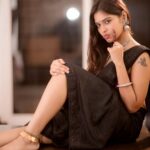 Dharsha Gupta Instagram - 🖤If you don’t sacrifice for what you want, what you want becomes the sacrifice🖤 Pic- @camerasenthil Saree- @the.teenage.fashion