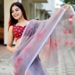 Dharsha Gupta Instagram - 💗Purpling around💗 Saree- @girls_1_zone Blouse- @kaavyareddycouturestudio Stylist- @pansyraja
