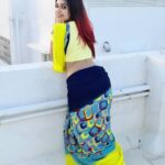 Dharsha Gupta Instagram - 💛💙💗Color is a power which directly influences the soul💗💙💛 Saree- @happy._.sh0pping