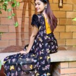 Dharsha Gupta Instagram – 🖤💛🦋When you feel like quitting think about why you started🦋💛🖤
🦋 Saree- @nilamas_creations 
  Blouse- @be_fabulla_
  Earring- @a_for_accessories_ 🦋