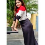 Dharsha Gupta Instagram – ❤🖤🤍Stop doubting yourself. Work hard and make it happen❤🖤🤍
Dress- @victorious_women_clothingstore