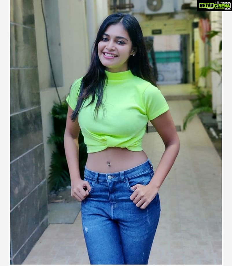 Dharsha Gupta Instagram - 💚💙I am who I am, I am what I am, I do what I do and I ain’t never gonna do it any different. I don’t care who likes it and who doesn’t💙💚 T-shirt- @uni.que.business