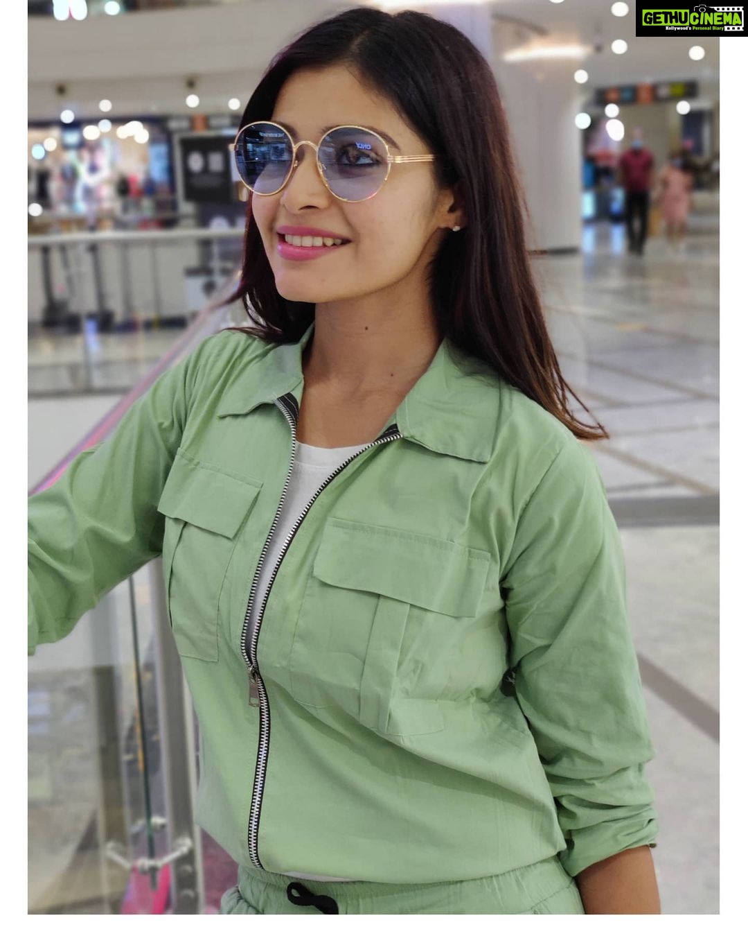Dharsha Gupta Instagram - 💚The best way to take revenge against those who insult you is to be more successful than them💚 Costume- @classymissyyy Coolers- @brandstore_tvl Handbag- @trend.__.store