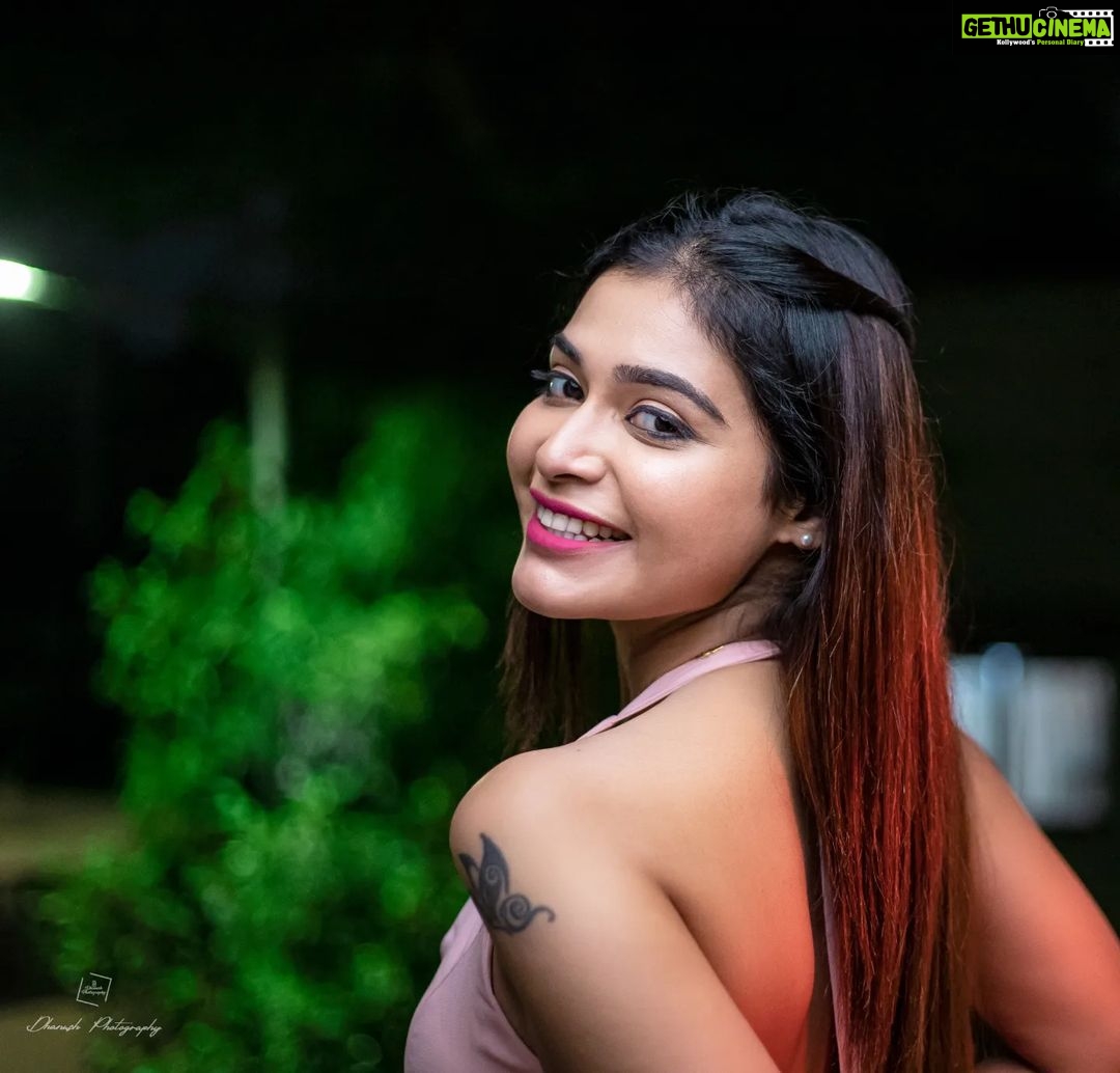 Dharsha Gupta Instagram - 💗Share your smile with the world. It’s a symbol of friendship and peace💗 Pic- @dhanush__photography